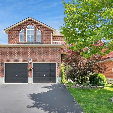 2 Bedroom Luxury Apartment Guelph Exterior photo