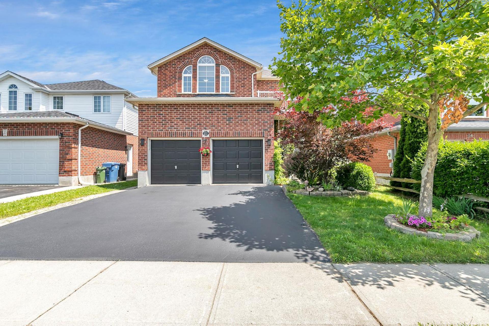 2 Bedroom Luxury Apartment Guelph Exterior photo